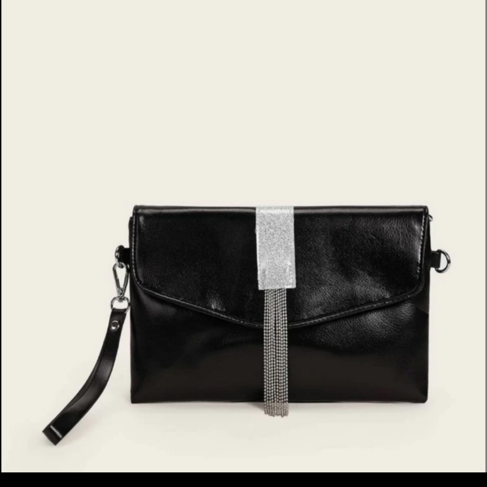 Metal Tassel decor clutch bag